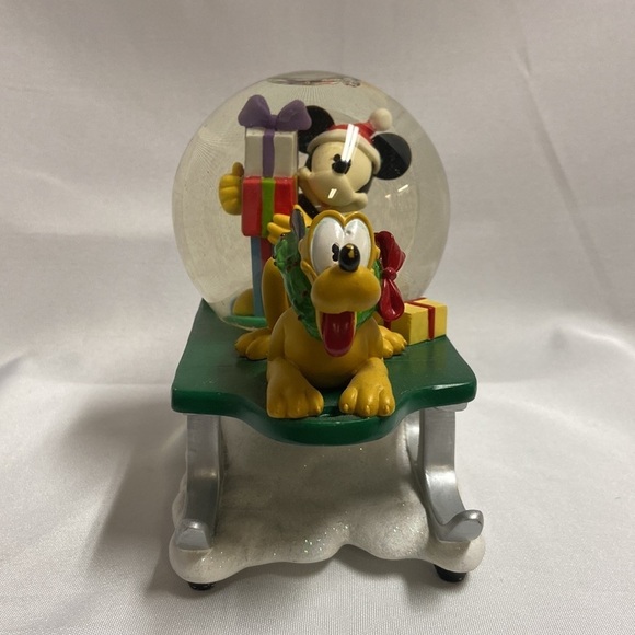Disney Vintage Snowglobe Music Box Christmas Sled With Mickey & Pluto - Picture 3 of 5